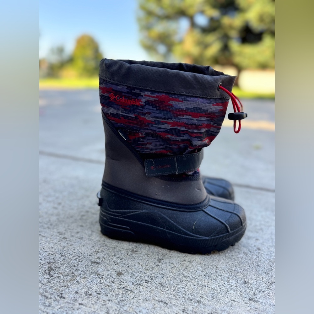 Columbia Snow Boots (big kids in size 3)